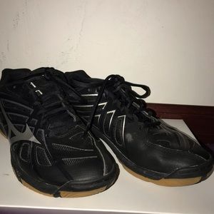Mizuno volleyball shoes